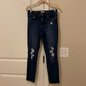 Women’s Distressed Jeans